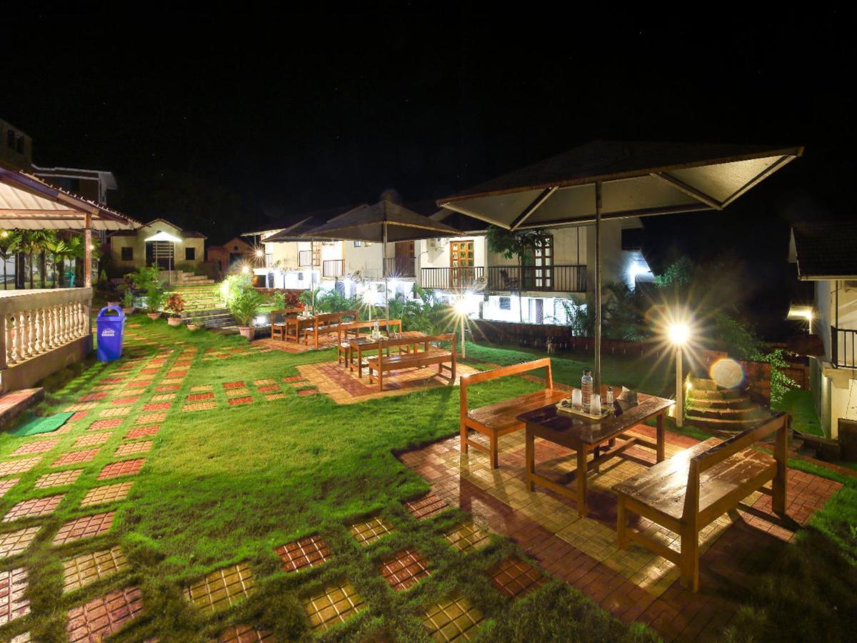 Wada Chirebandi Hotel Gimvi Exterior photo
