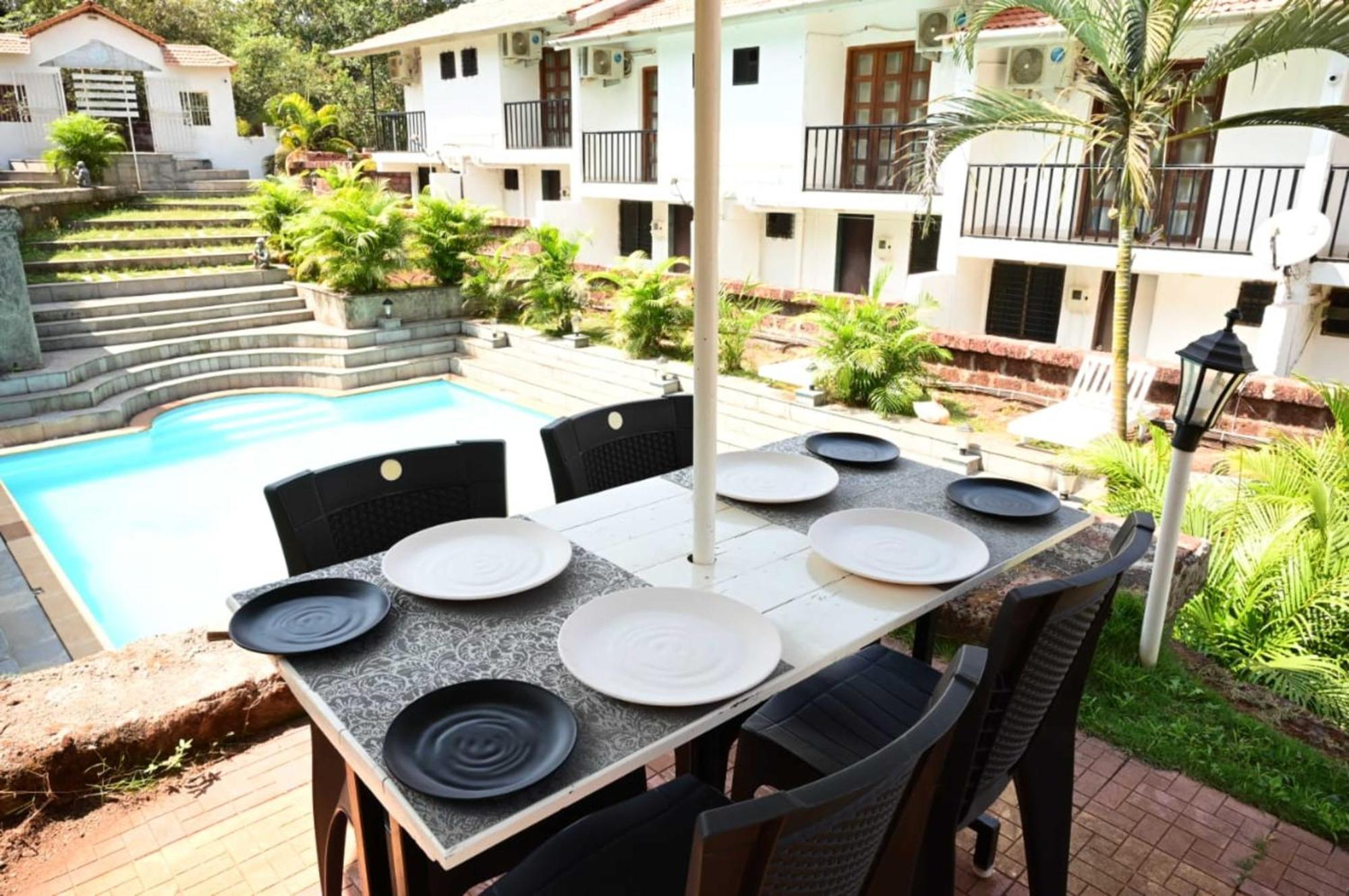 Wada Chirebandi Hotel Gimvi Exterior photo